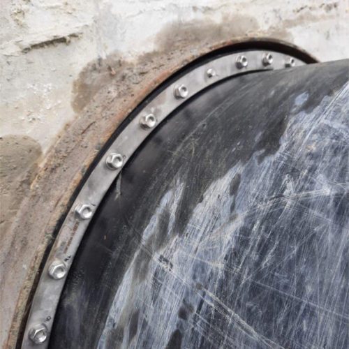 Уплотнитель Гидрокорд™ УКП для рабочих труб ф1000мм и гильзе 1120х10мм перед затяжкой стягивающих элементов