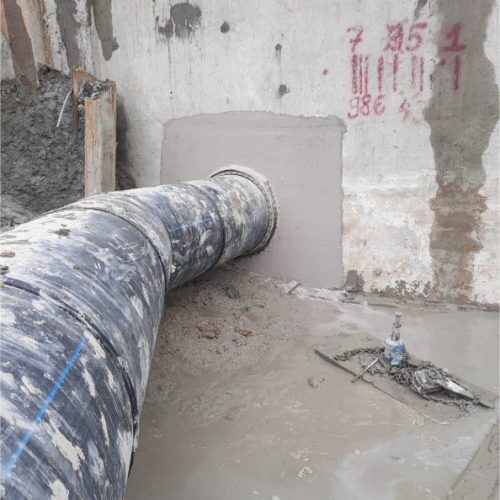 Нанесенная гидроизоляция Стармекс Сил Флекс по примыканию «гильза-бетон»