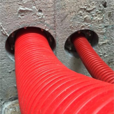 Устройство герметизации проходок гофрированных труб с алмазным бурением